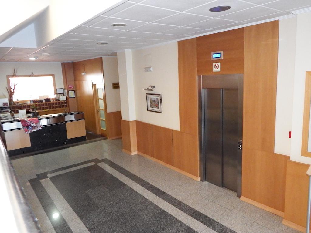 Hotel Isur Llerena Extérieur photo