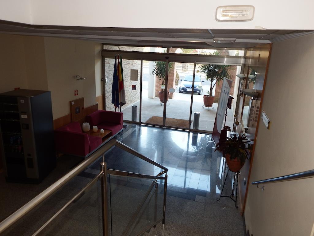 Hotel Isur Llerena Extérieur photo