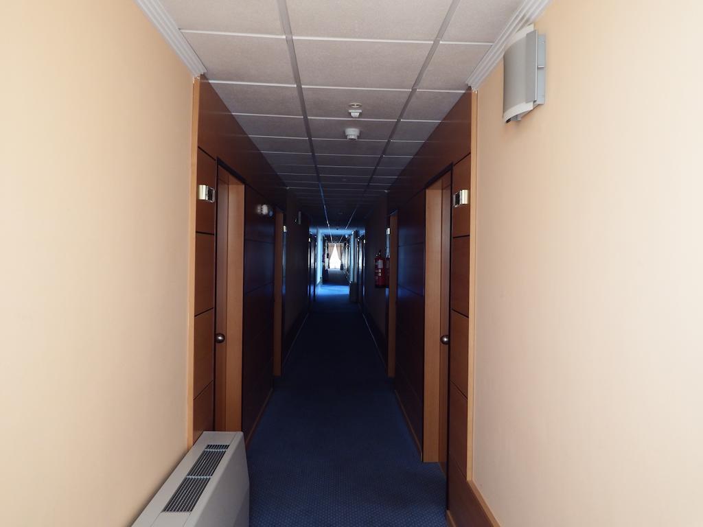 Hotel Isur Llerena Extérieur photo