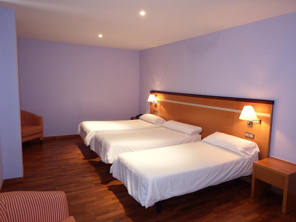 Hotel Isur Llerena Extérieur photo