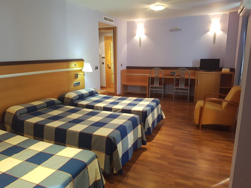 Hotel Isur Llerena Extérieur photo