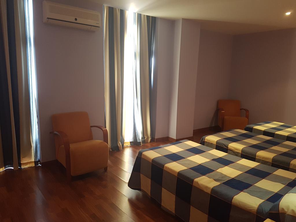 Hotel Isur Llerena Extérieur photo