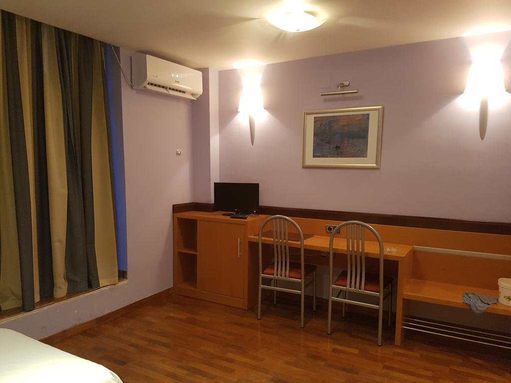 Hotel Isur Llerena Extérieur photo