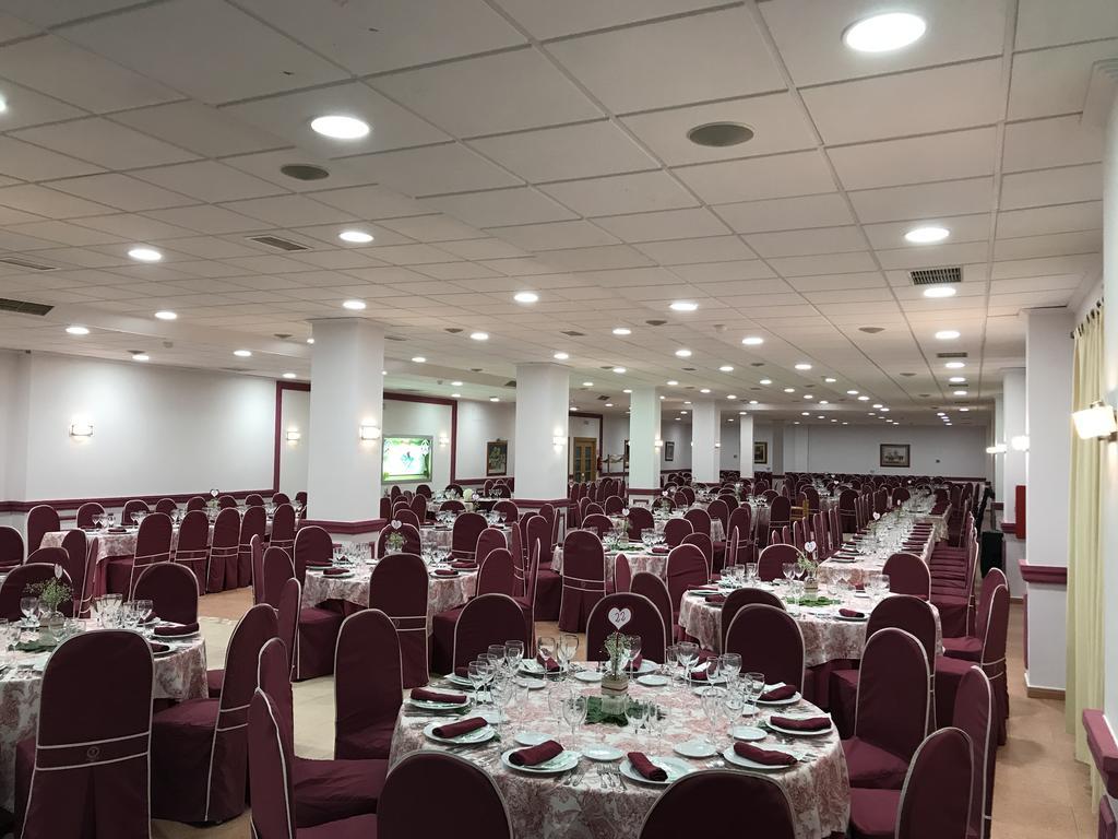 Hotel Isur Llerena Extérieur photo