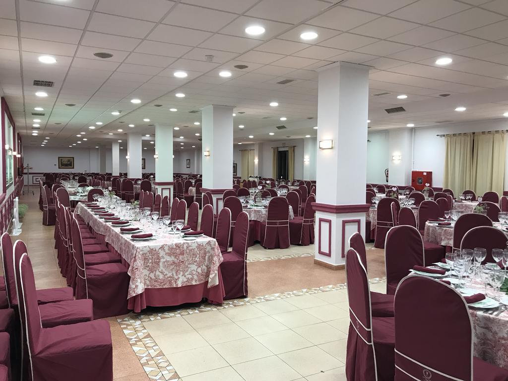 Hotel Isur Llerena Extérieur photo