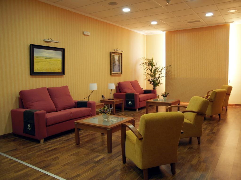 Hotel Isur Llerena Extérieur photo